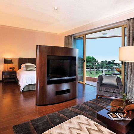Moevenpick Ambassador Hotel Accra Bagian luar foto