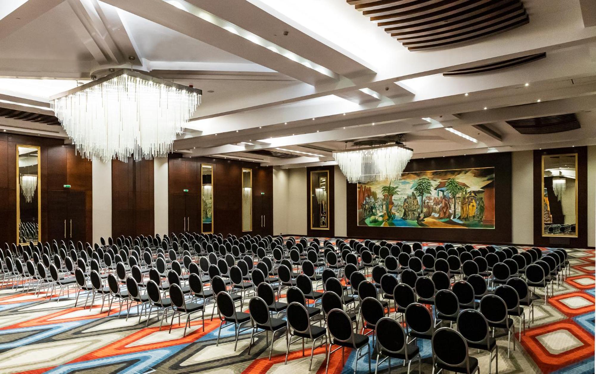 Moevenpick Ambassador Hotel Accra Bagian luar foto
