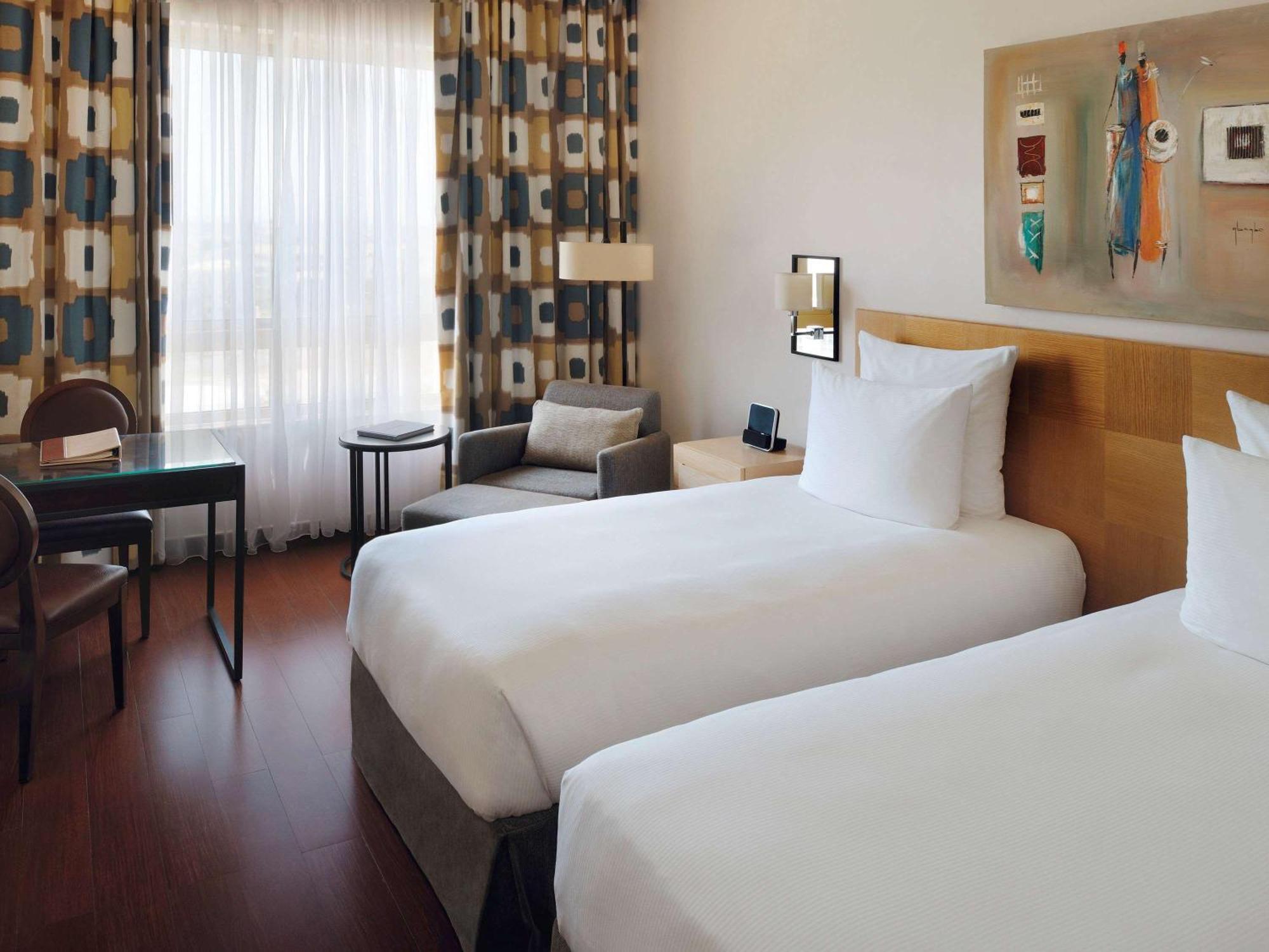 Moevenpick Ambassador Hotel Accra Bagian luar foto