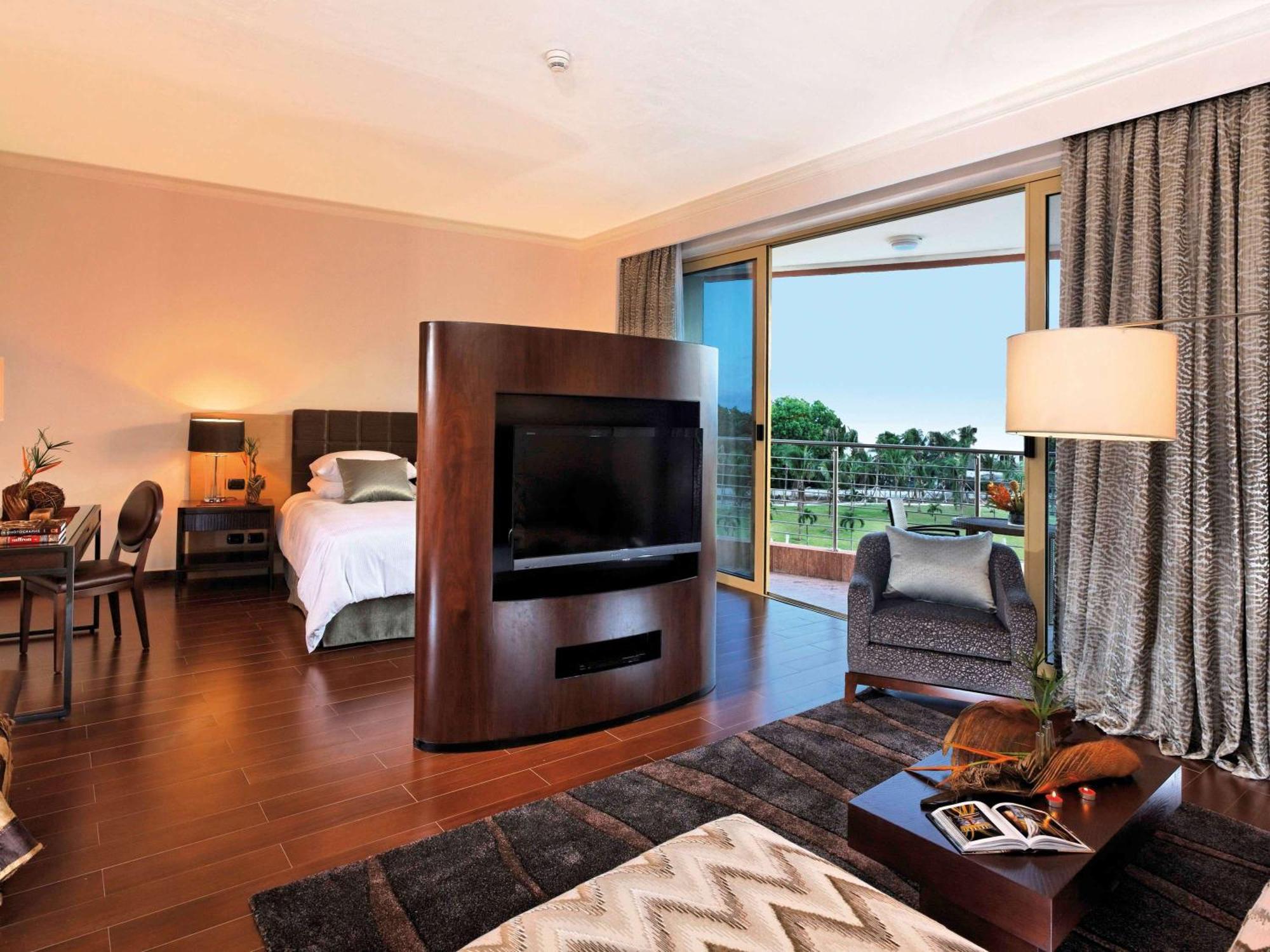 Moevenpick Ambassador Hotel Accra Bagian luar foto