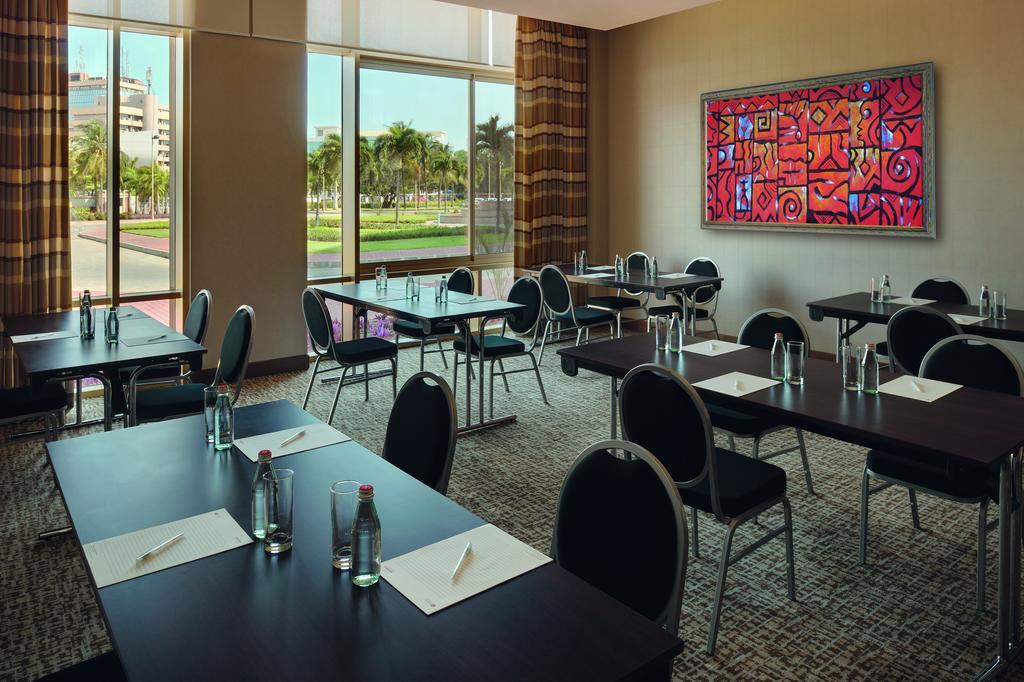 Moevenpick Ambassador Hotel Accra Bagian luar foto