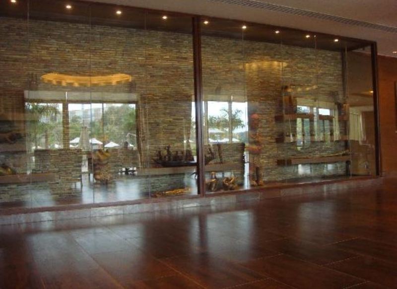 Moevenpick Ambassador Hotel Accra Bagian luar foto