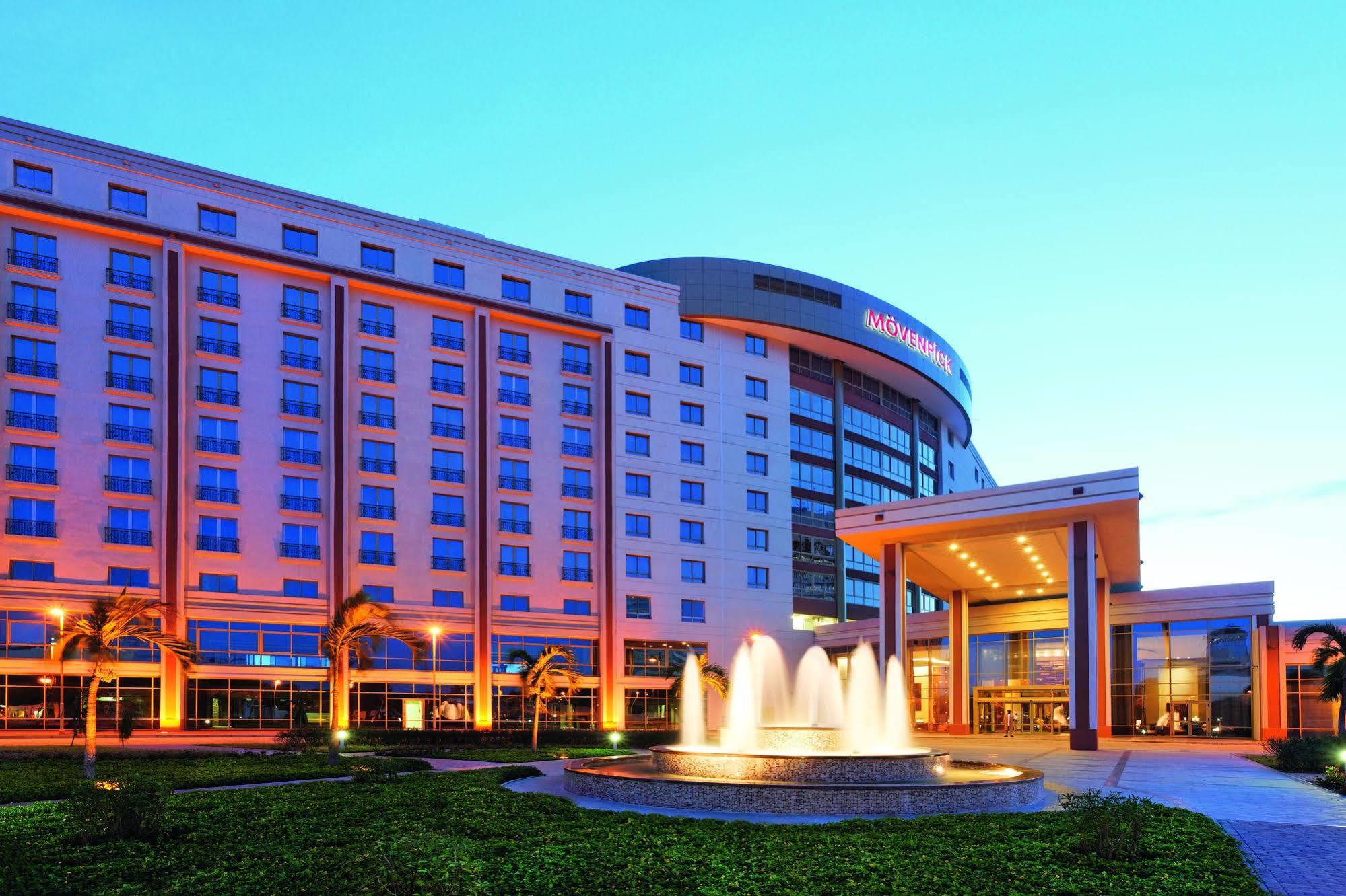 Moevenpick Ambassador Hotel Accra Bagian luar foto
